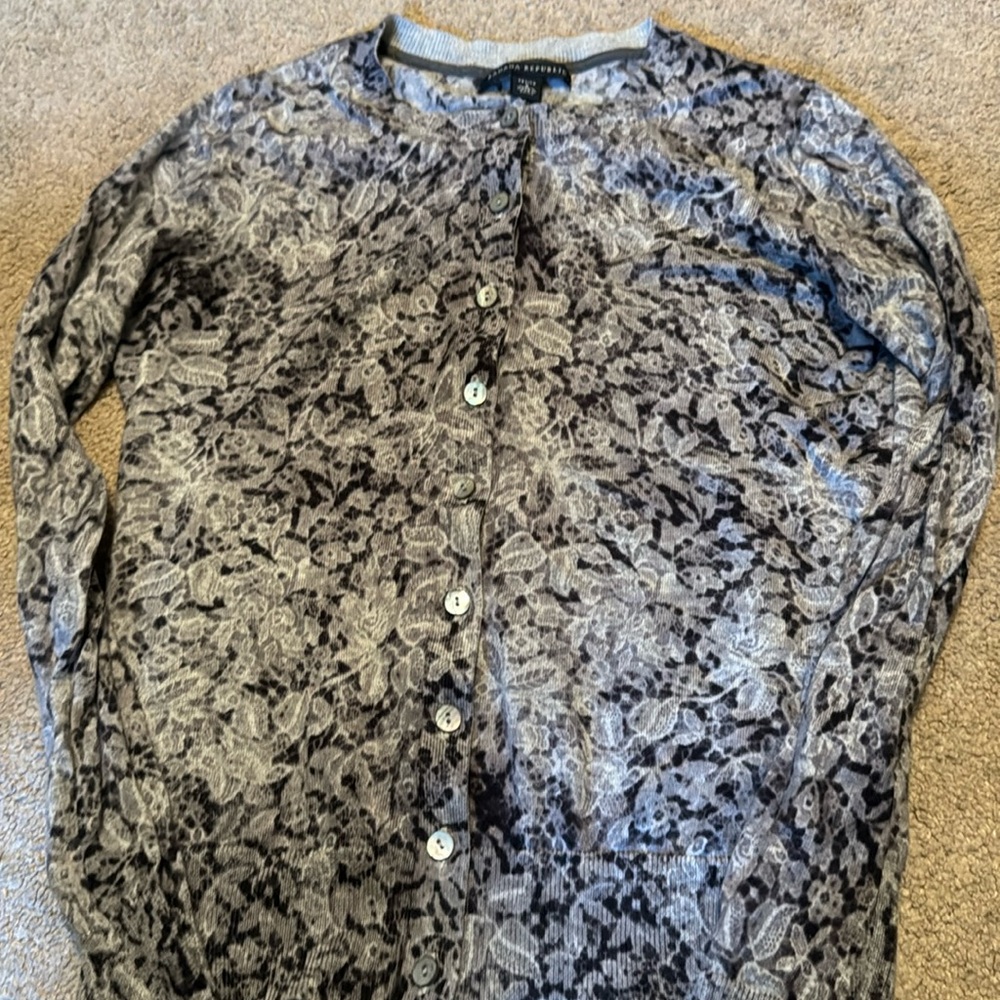 Banana republican long sleeve top